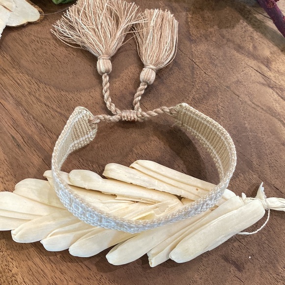 Good Vibes Only Graphic Bracelet - Picture 3 of 7